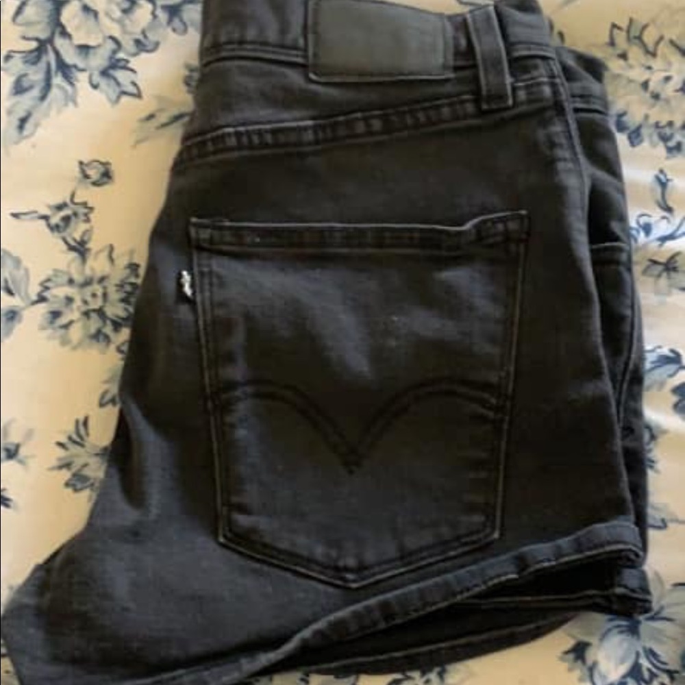 Black high waisted Levi’s shorts